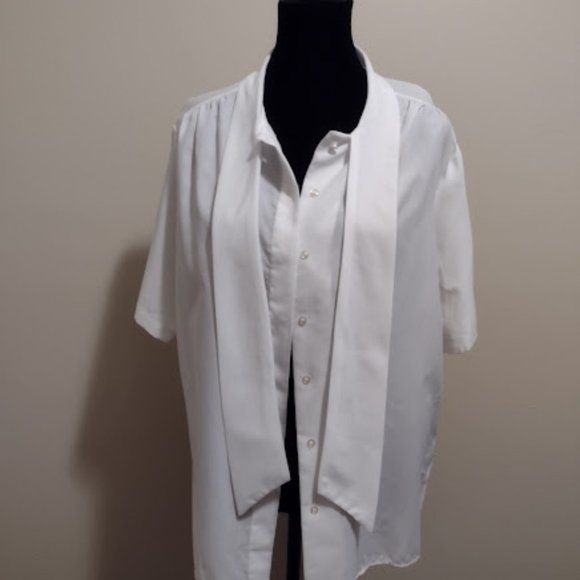Classic Fashions, White 7-Front Buttons w/Tie, Short Sleeves, Size-20 - Picture 1 of 4